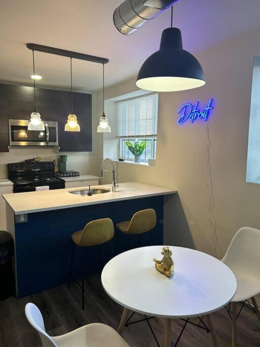 Modern Loft!/Free Parking/Long Stay Friendly! ดีทรอยต์ ภายนอก รูปภาพ