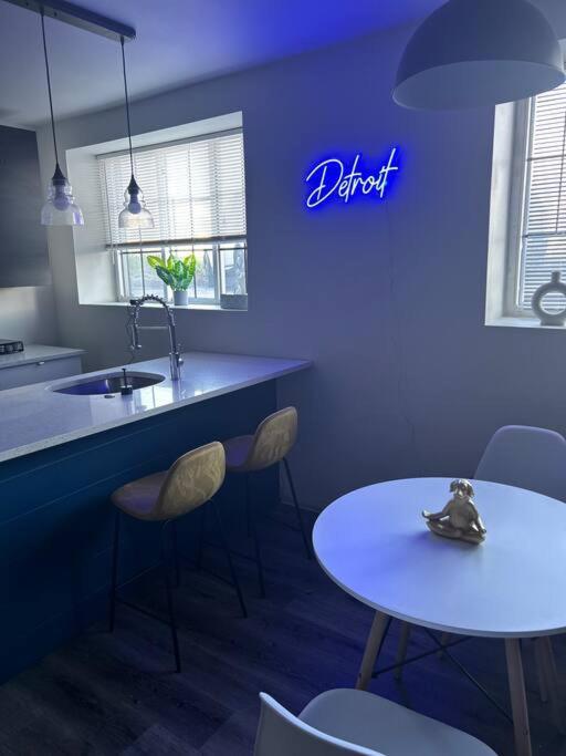 Modern Loft!/Free Parking/Long Stay Friendly! ดีทรอยต์ ภายนอก รูปภาพ